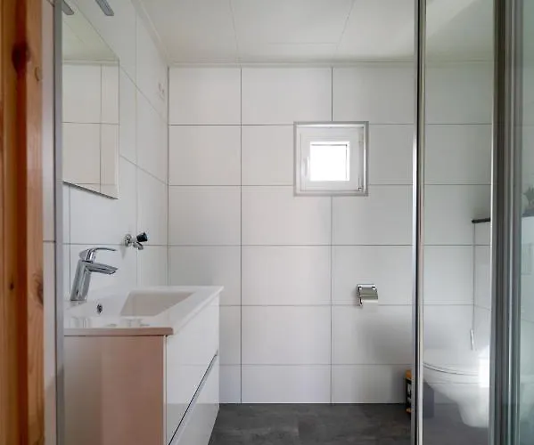 Recreatiepark Maas En Bos مكان تخييم *